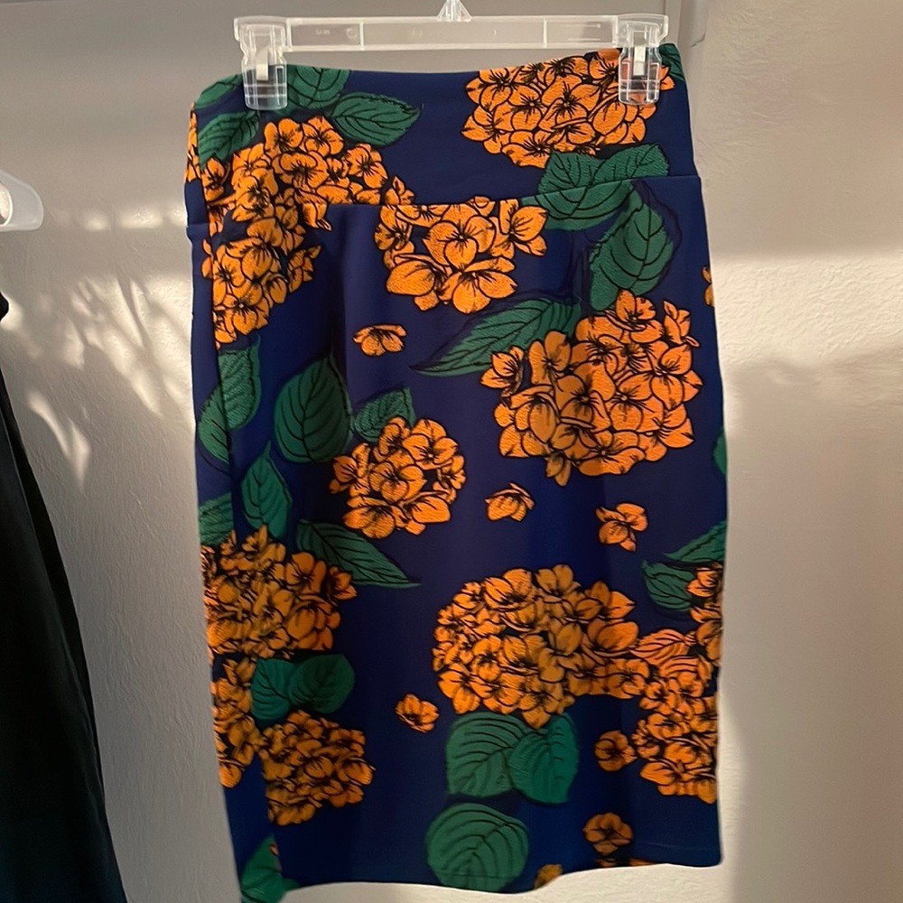 Womens Lularoe skirt size small